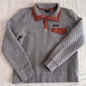 Patagonia Women’s Grey and Peach Cotton Quilt Snap-T Pullover